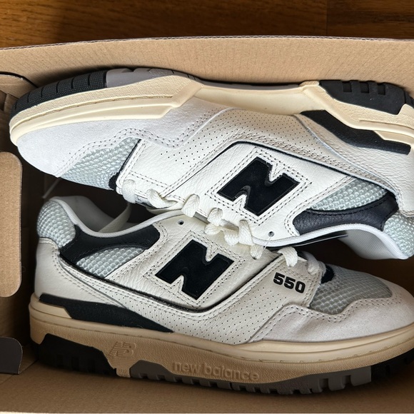 New Balance 550 White Black Sneakers - Picture 7 of 9
